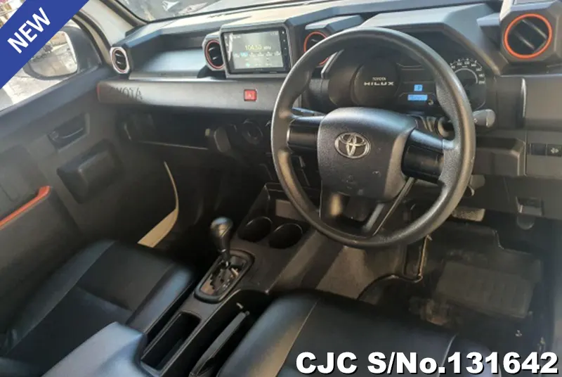 Toyota Hilux in White for Sale Image 8