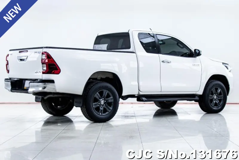 Toyota Hilux in White for Sale Image 1