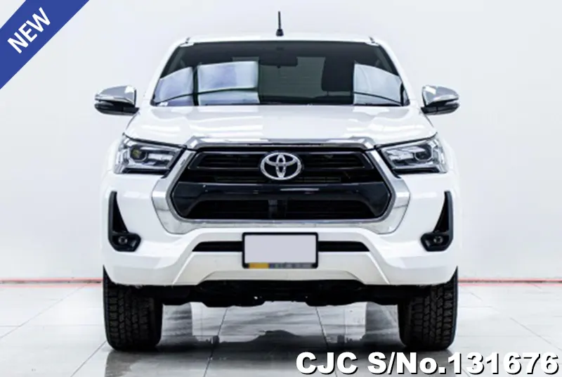 Toyota Hilux in White for Sale Image 3