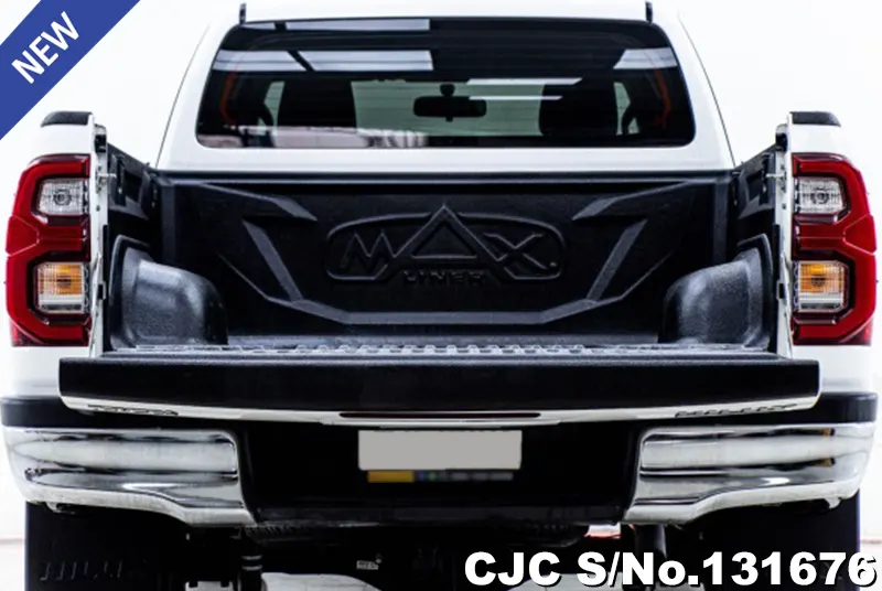 Toyota Hilux in White for Sale Image 5