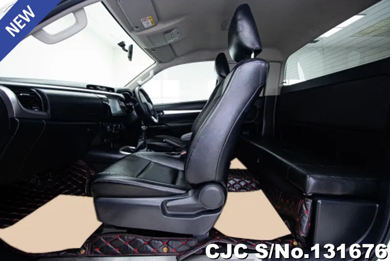 Toyota Hilux in White for Sale Image 7