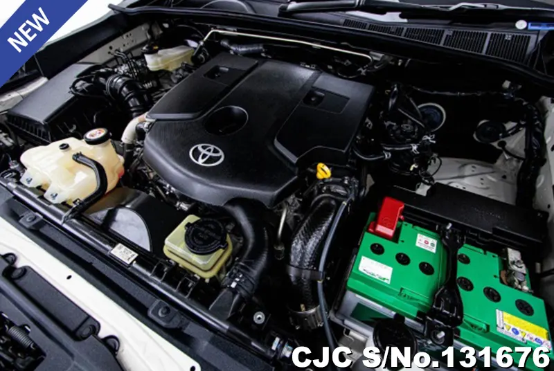 Toyota Hilux in White for Sale Image 9