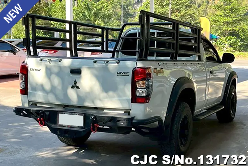 Mitsubishi Triton in White for Sale Image 2