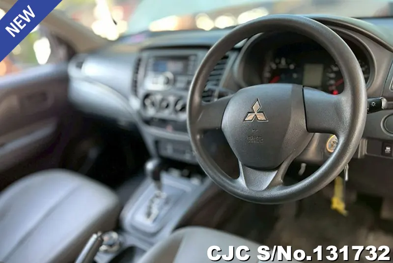 Mitsubishi Triton in White for Sale Image 6