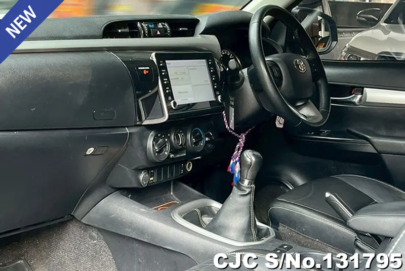 Toyota Hilux in Gray for Sale Image 10