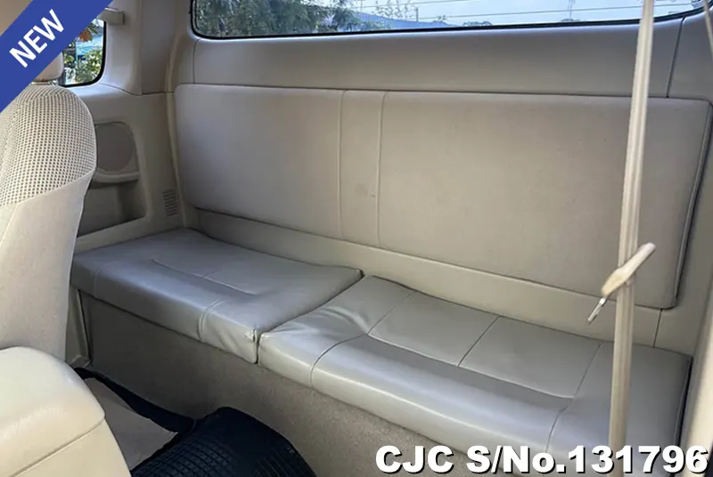 Toyota Hilux in Gold for Sale Image 9