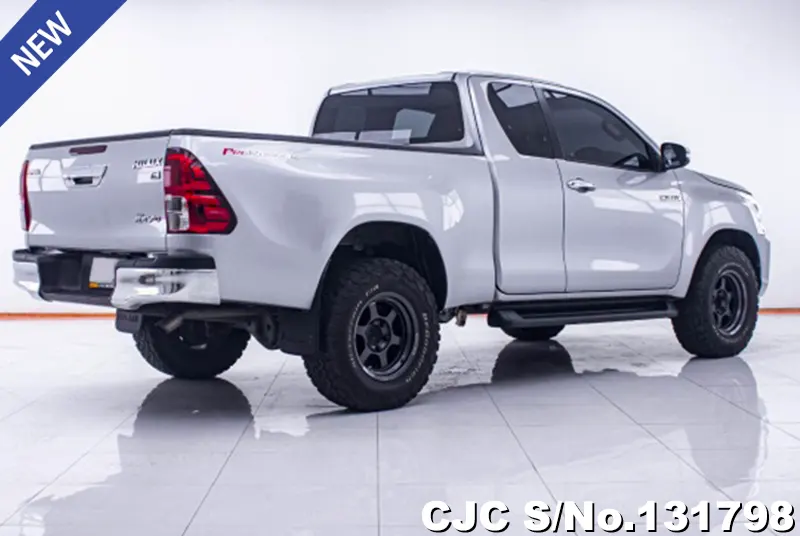 Toyota Hilux in Gray for Sale Image 1