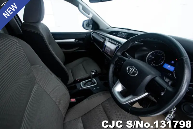 Toyota Hilux in Gray for Sale Image 7