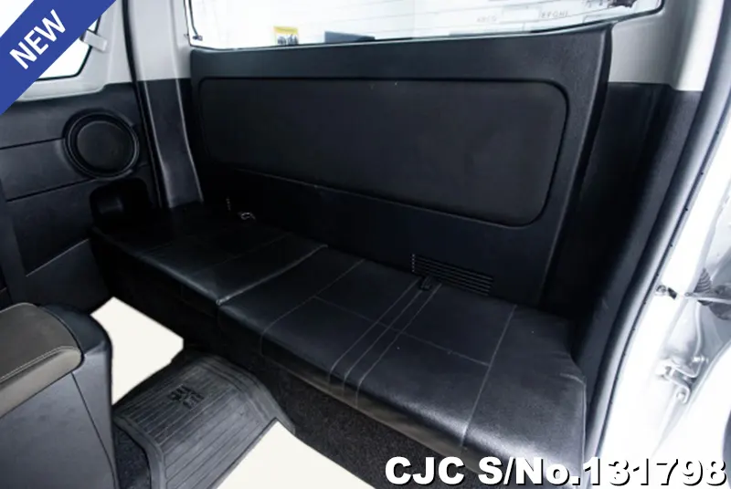 Toyota Hilux in Gray for Sale Image 9