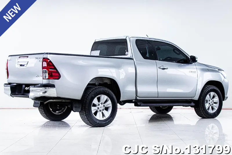 Toyota Hilux in Silver for Sale Image 1