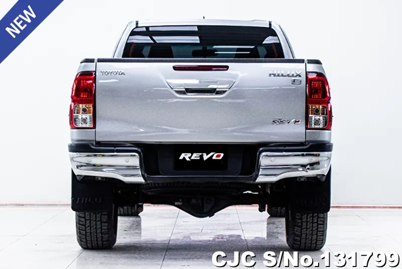 Toyota Hilux in Silver for Sale Image 4