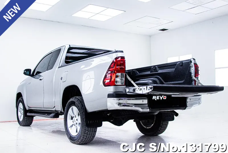 Toyota Hilux in Silver for Sale Image 5