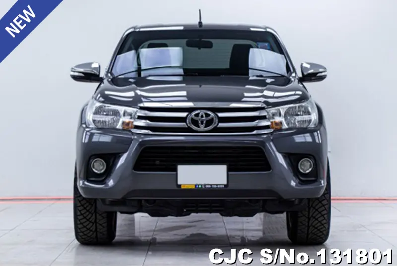 Toyota Hilux in Gray for Sale Image 3