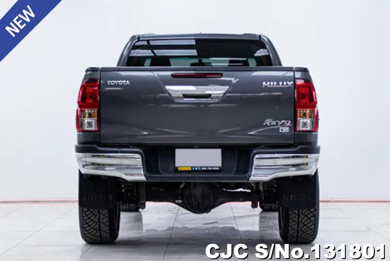 Toyota Hilux in Gray for Sale Image 4