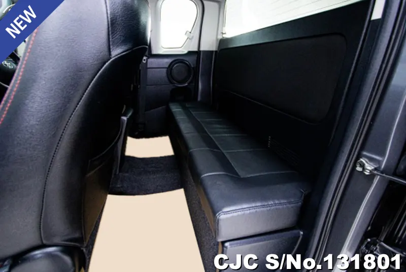 Toyota Hilux in Gray for Sale Image 8