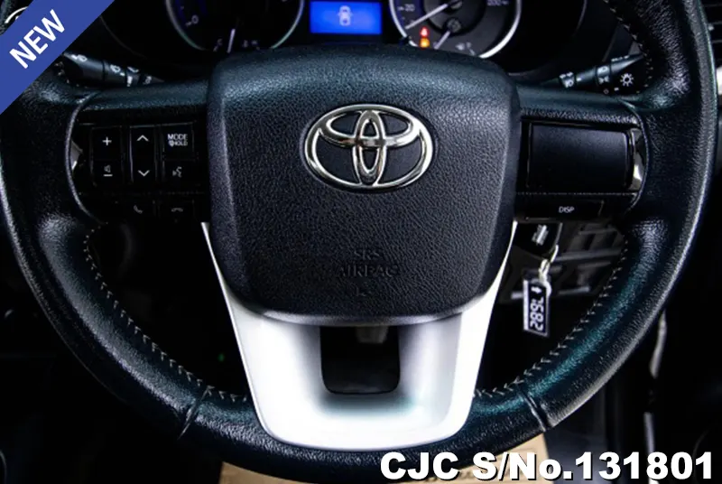 Toyota Hilux in Gray for Sale Image 9
