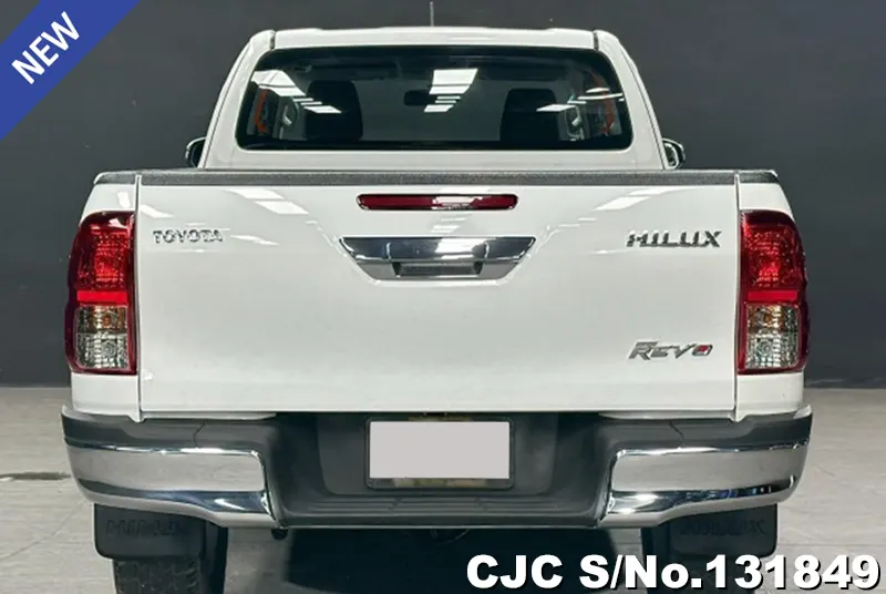 Toyota Hilux in White for Sale Image 4