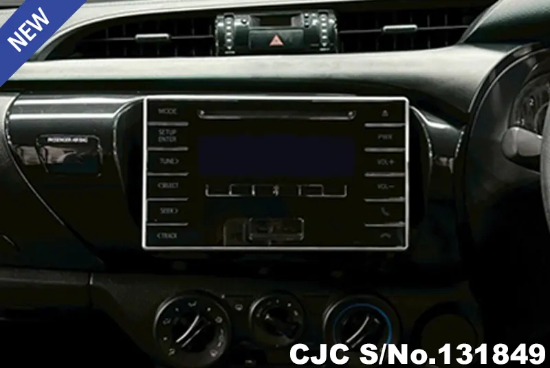 Toyota Hilux in White for Sale Image 9