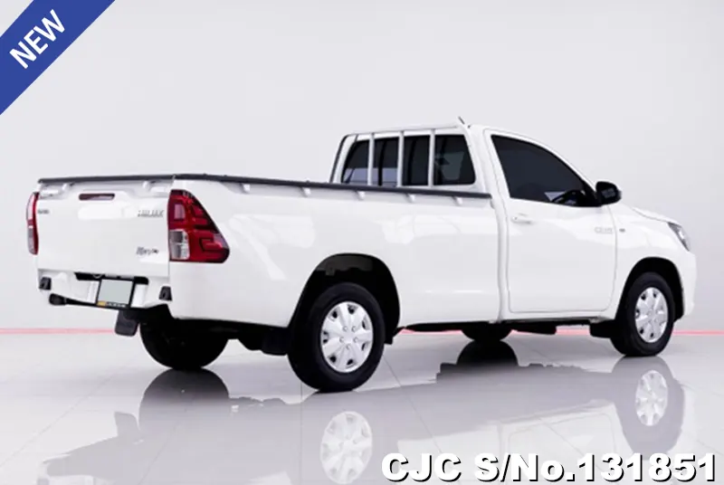 Toyota Hilux in White for Sale Image 1