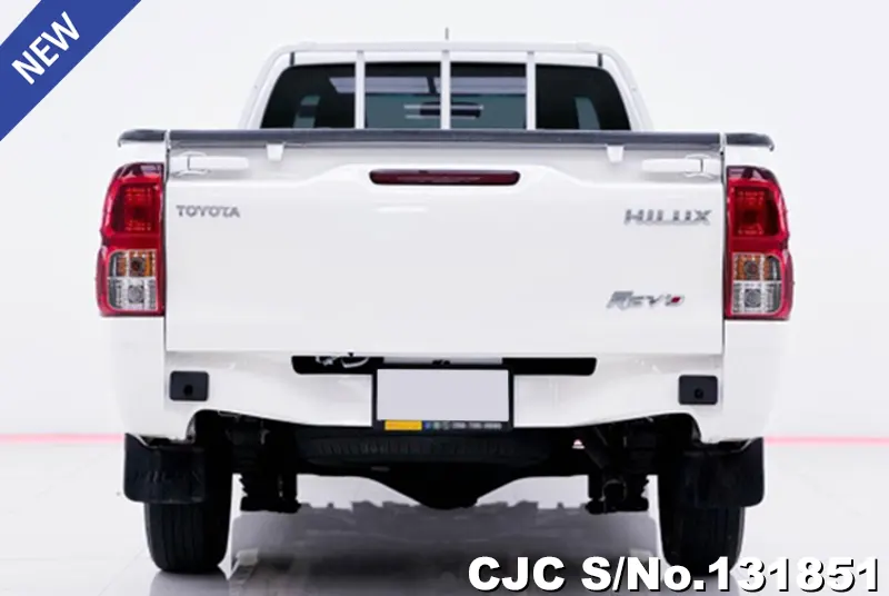Toyota Hilux in White for Sale Image 3