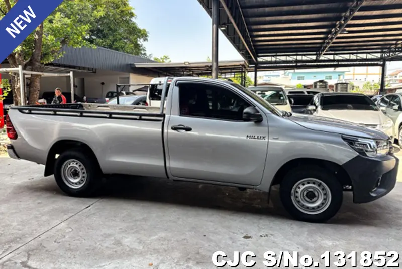 Toyota Hilux in Gray for Sale Image 6