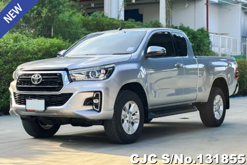 Toyota Hilux in Silver for Sale Image 2