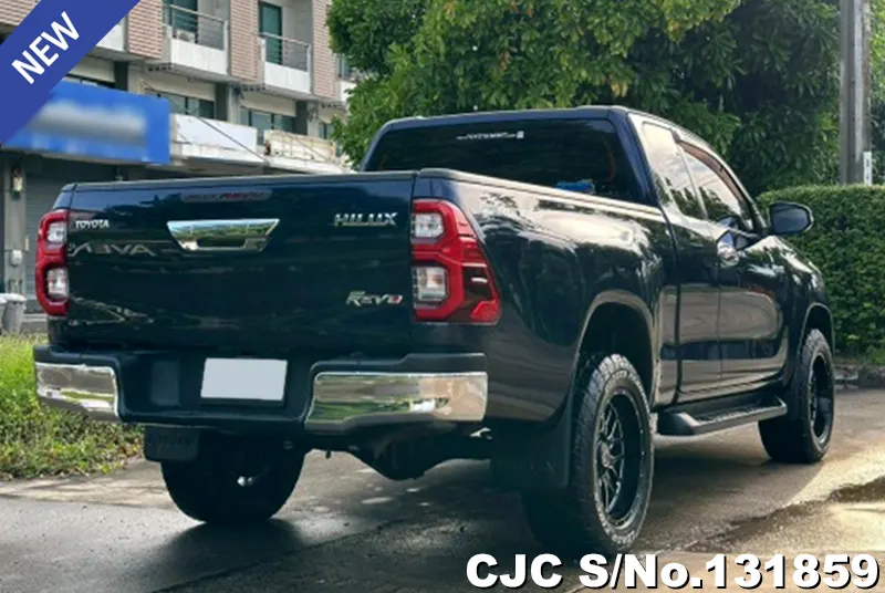 Toyota Hilux in Black for Sale Image 2