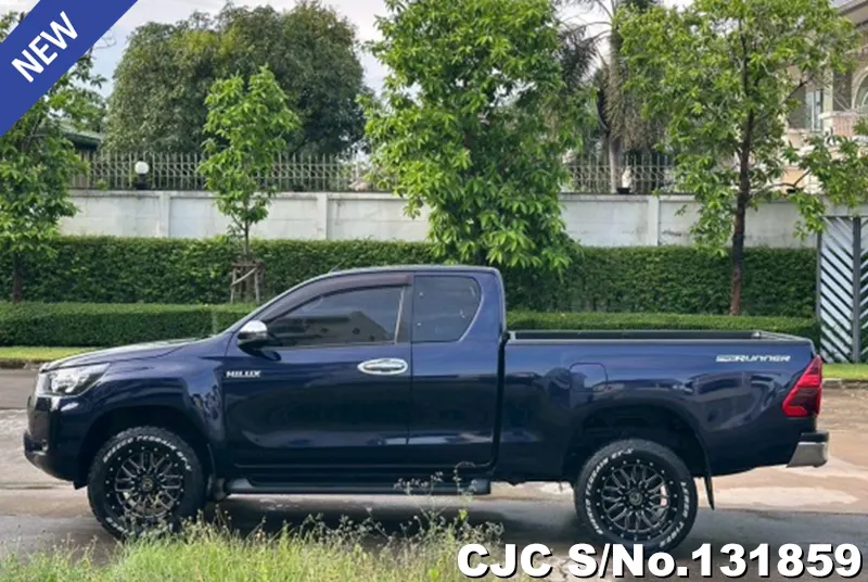 Toyota Hilux in Black for Sale Image 7