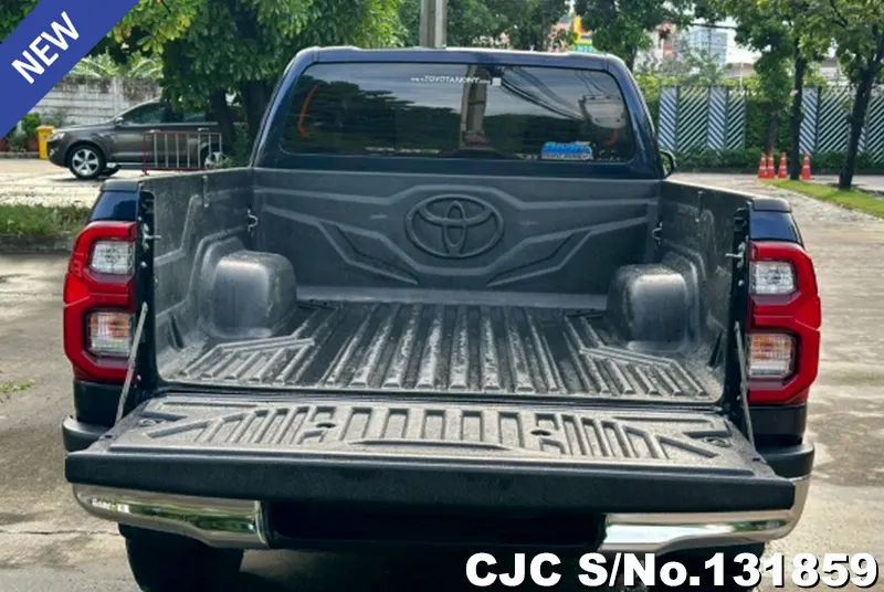 Toyota Hilux in Black for Sale Image 8