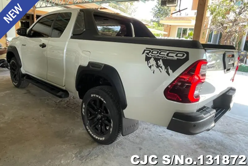 Toyota Hilux in White for Sale Image 1
