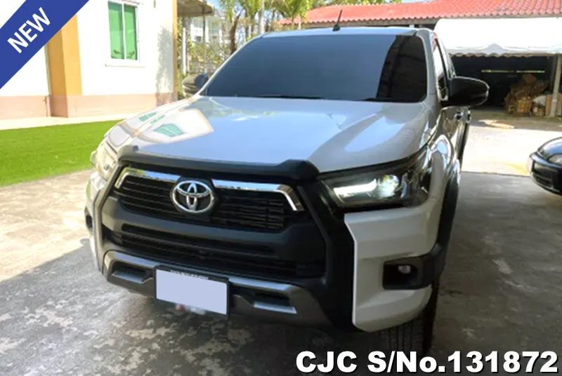 Toyota Hilux in White for Sale Image 2