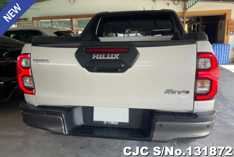 Toyota Hilux in White for Sale Image 3