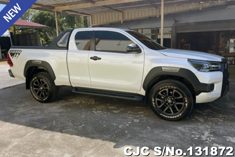 Toyota Hilux in White for Sale Image 4