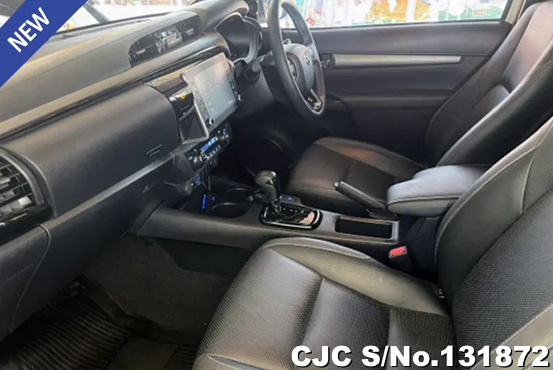 Toyota Hilux in White for Sale Image 6