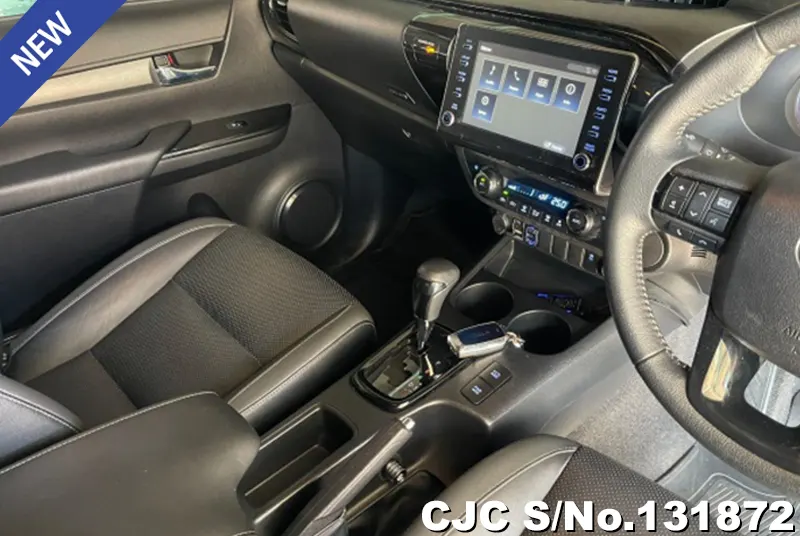 Toyota Hilux in White for Sale Image 8