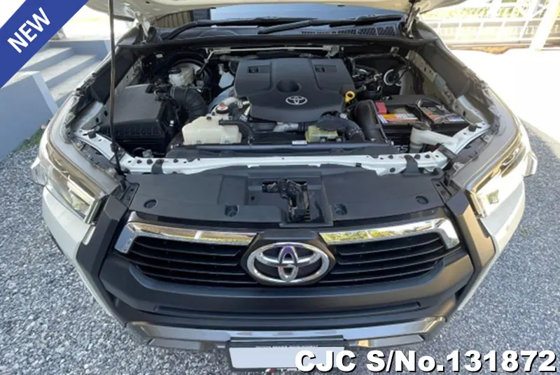 Toyota Hilux in White for Sale Image 10