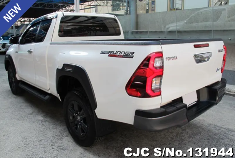Toyota Hilux in White for Sale Image 1