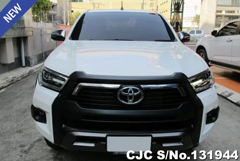 Toyota Hilux in White for Sale Image 4