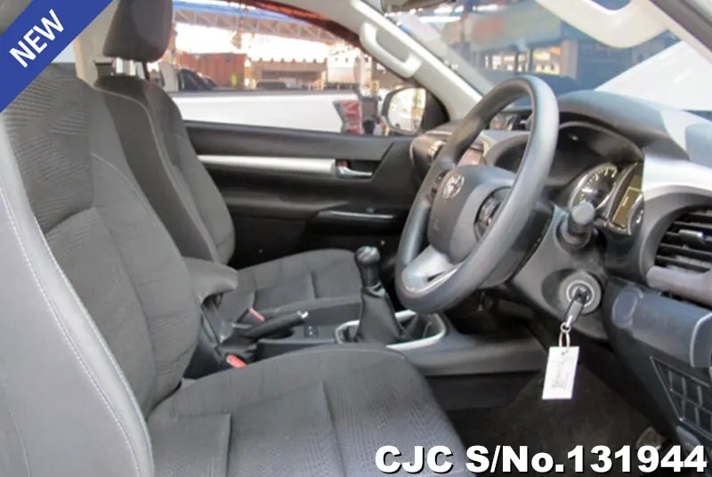 Toyota Hilux in White for Sale Image 6