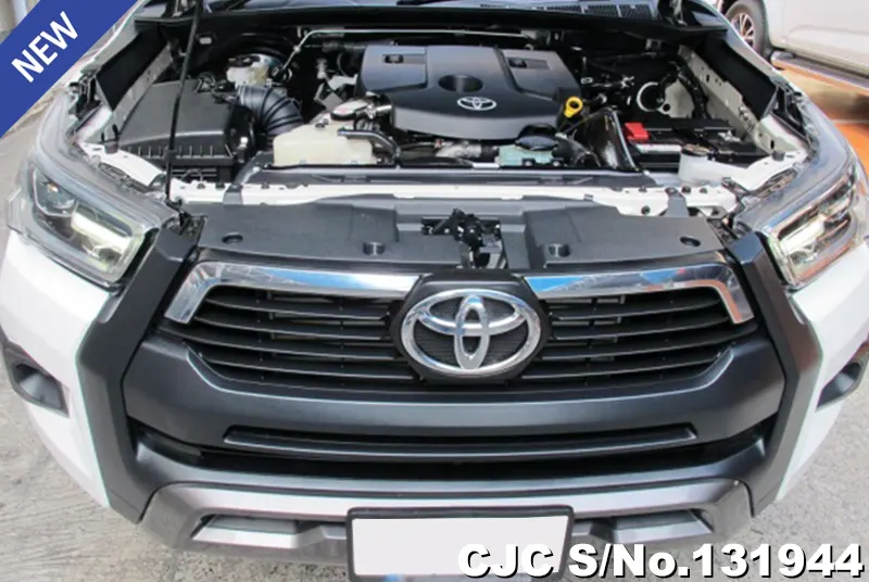 Toyota Hilux in White for Sale Image 12