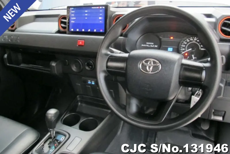 Toyota Hilux in Gray for Sale Image 6