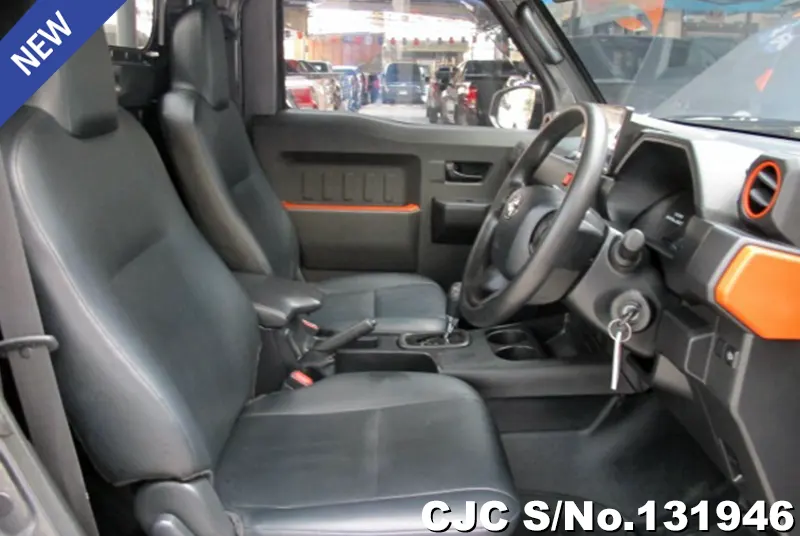 Toyota Hilux in Gray for Sale Image 7