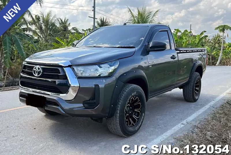 Toyota Hilux in Gray for Sale Image 3