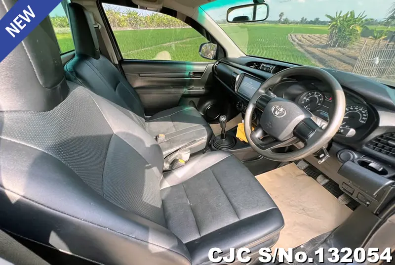 Toyota Hilux in Gray for Sale Image 7