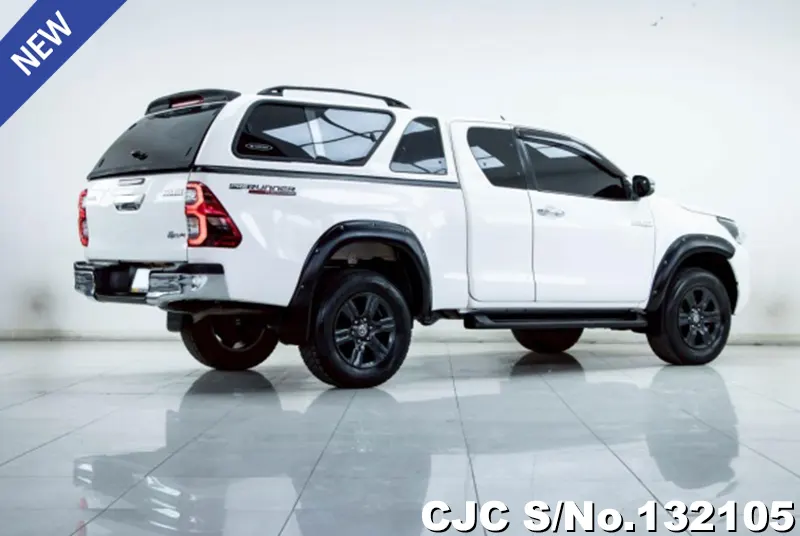 Toyota Hilux in White for Sale Image 1