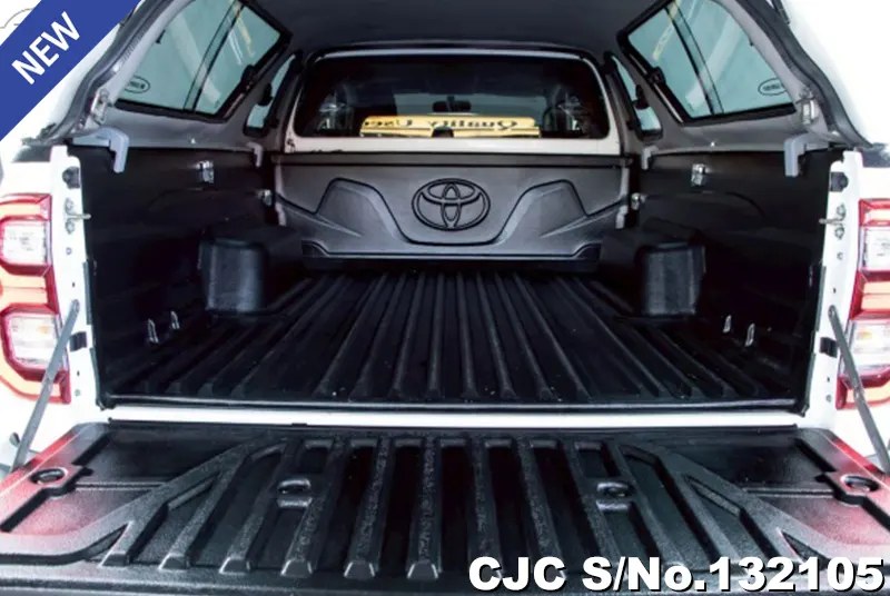 Toyota Hilux in White for Sale Image 4