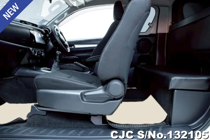 Toyota Hilux in White for Sale Image 6