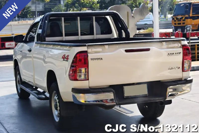 Toyota Hilux in White for Sale Image 1