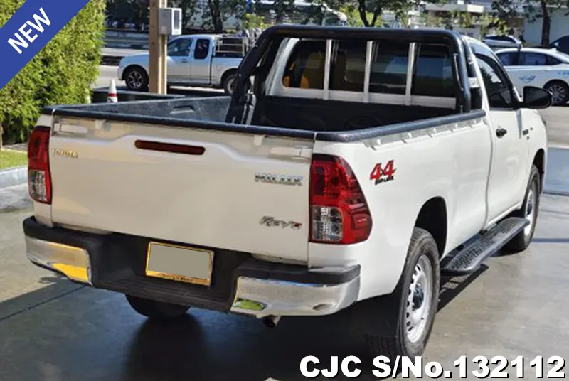 Toyota Hilux in White for Sale Image 2