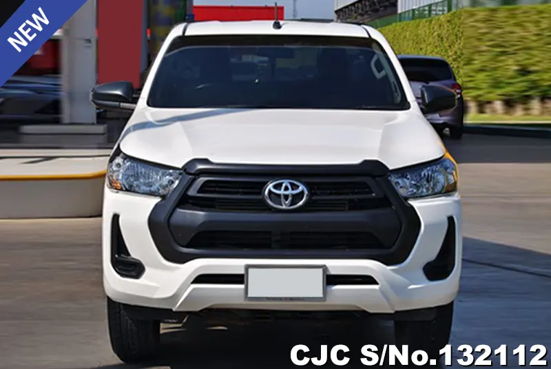 Toyota Hilux in White for Sale Image 4